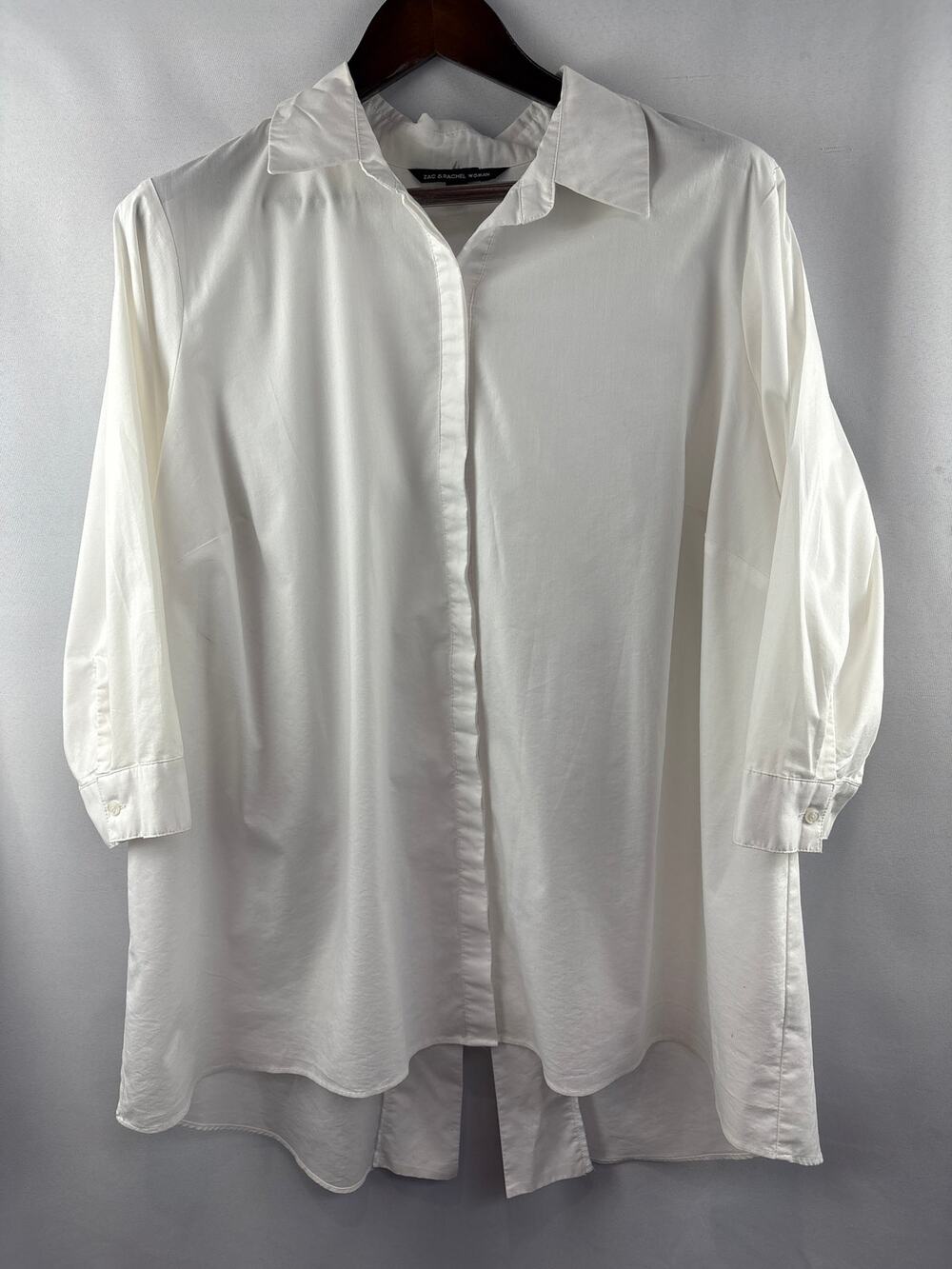 Women’s Zac & Rachel Size 2X White Oversized Button Up